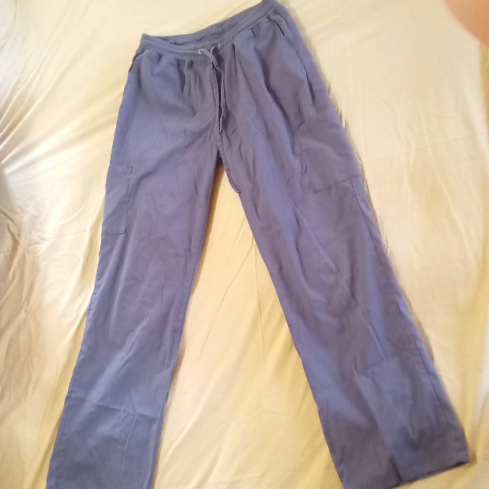 Grey scrubs size small.